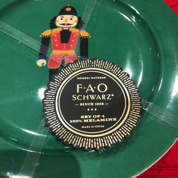 FAO Schwarz Dining Fao Schwarz Melamine Nutcracker 85 Plates Nwt Poshmark